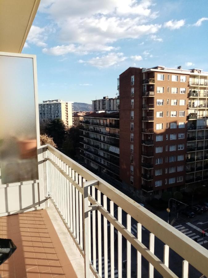 Bruno Turin Apartment Near The Metro Колленьо Экстерьер фото